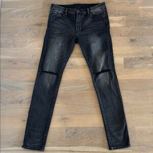 mnml Distressed Skinny Jean